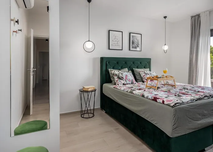 Luxury Boreas With Private Pool And Sea View Šmrika
