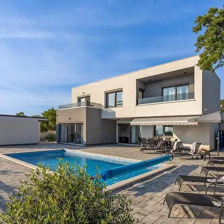 Luxury Boreas With Private Pool And Sea View Smrika